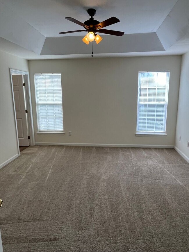 Building Photo - 3 Story, 3 Bedroom Townhome in Ballantyne
