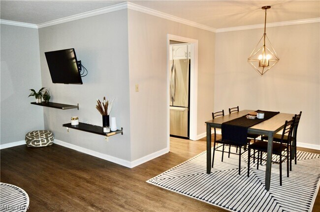 Building Photo - 1306 Fox Run Ct