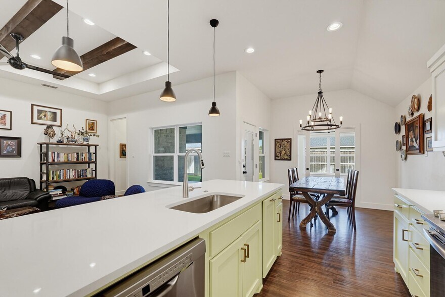 Building Photo - 6518 Stadium Dr