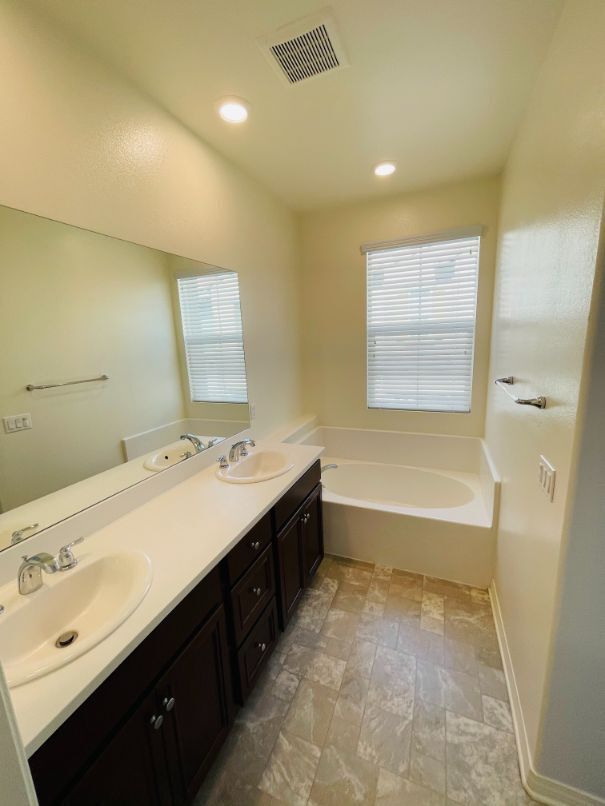 Building Photo - 40407 Calle Real