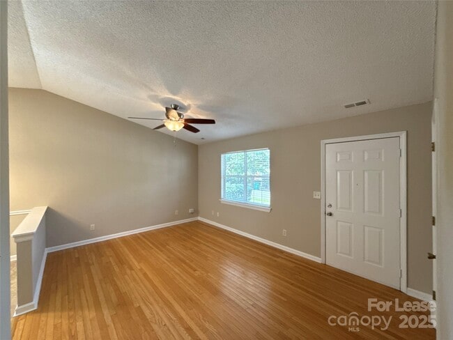 Building Photo - 517 Iverson Way
