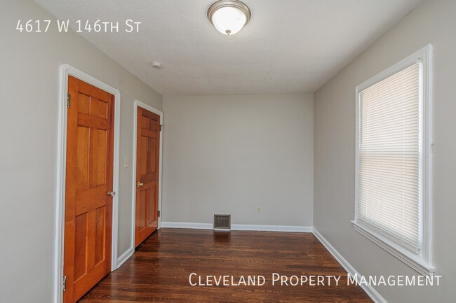 Building Photo - Beautifully Renovated Bungalow