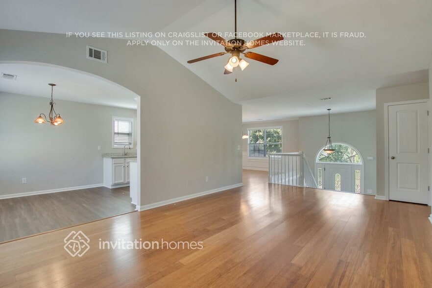 Building Photo - 103 Hollyhock Ln