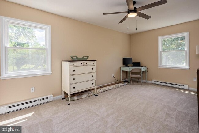 Building Photo - 15005 Narrows Ln