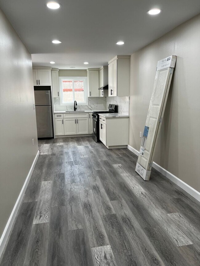 Building Photo - Brand New Three Bedroom and One Bath ADU House for Rent in Pico Rivera