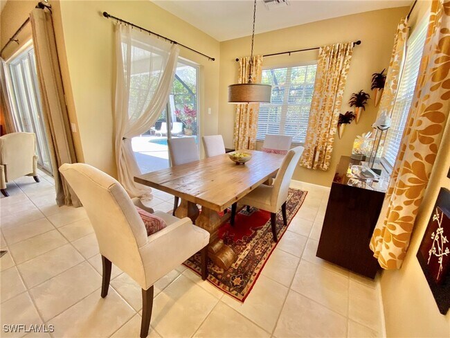 Building Photo - 15590 Vallecas Ln