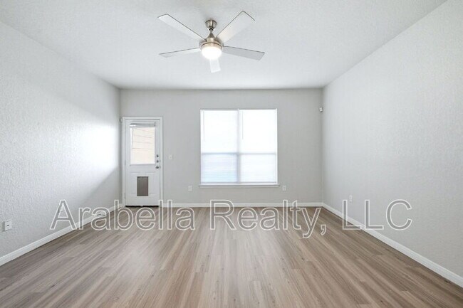Building Photo - 5950 Larkspur Valley