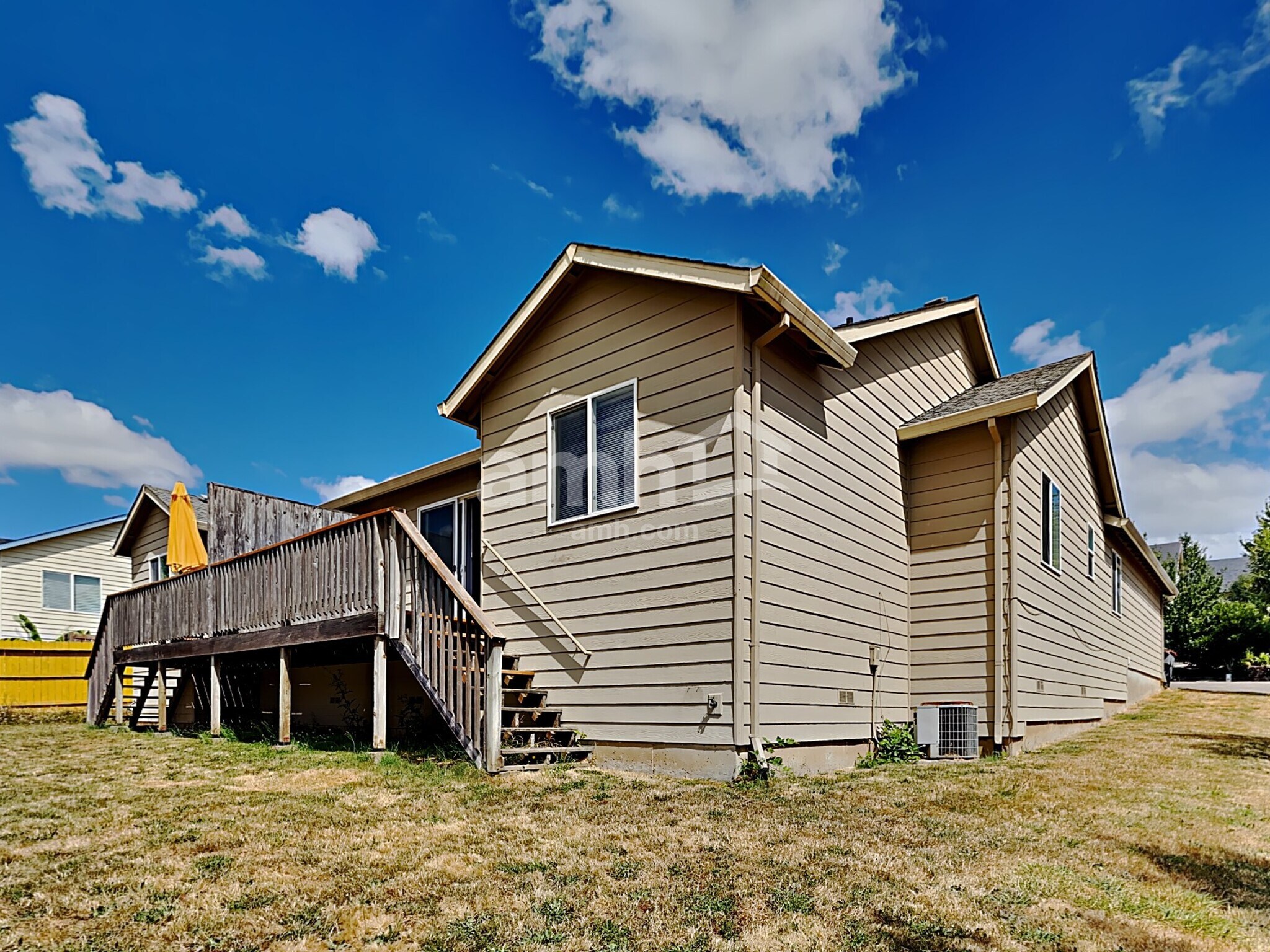 Building Photo - 641 NW Meadows Dr