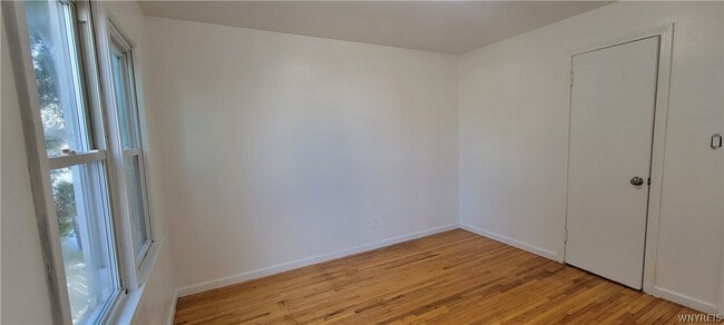 Building Photo - 3553 Sherwood Ave