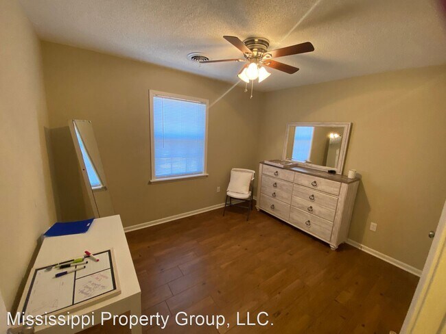 Building Photo - 3 br, 2 bath House - 350 Christman Drive