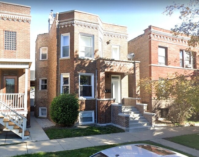 Primary Photo - 2904 W Nelson St