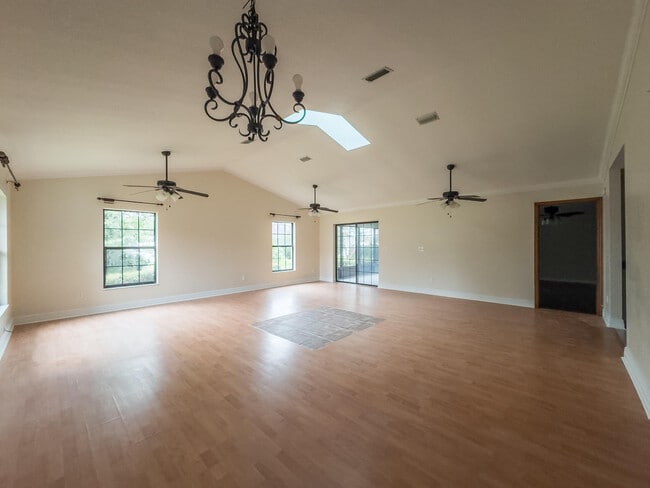 Building Photo - 8072 SW 54th Ct