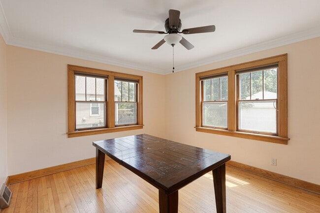 Building Photo - Charming 4 Bed, 2 Bath Home Steps from Elmwood Park