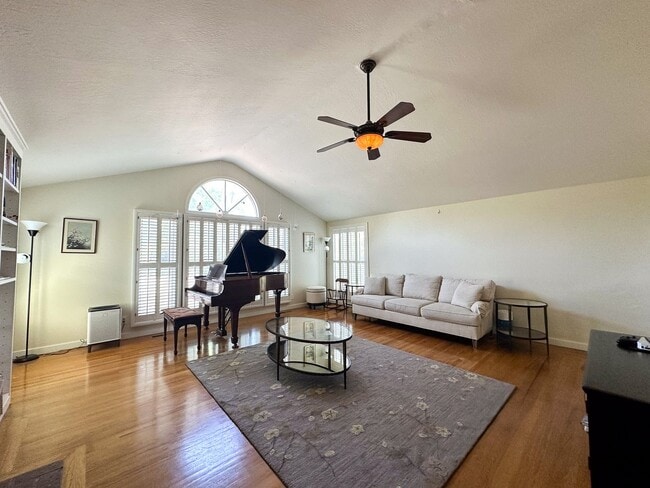 Building Photo - 15694 Longwood Dr