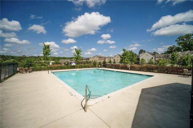 Building Photo - 1595 Ridgebrook Downs