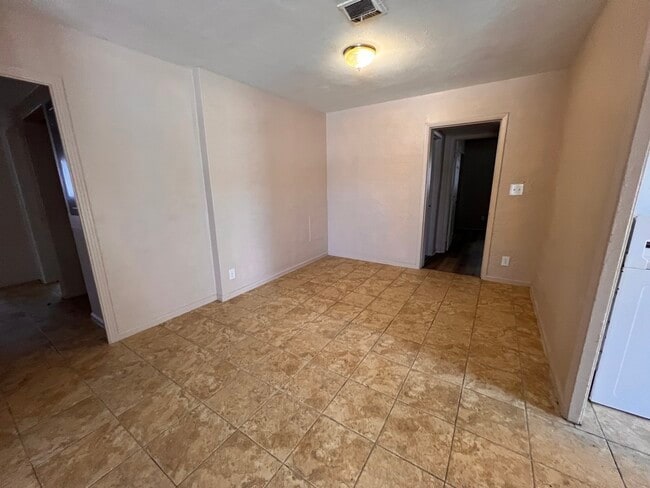 Building Photo - 4746 Norwood Ave