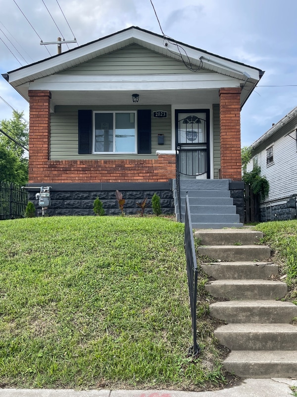 Primary Photo - 2023 Standard Ave