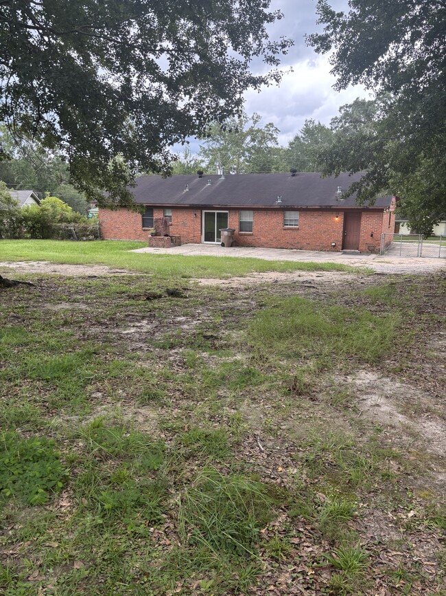Building Photo - Loggers Cir