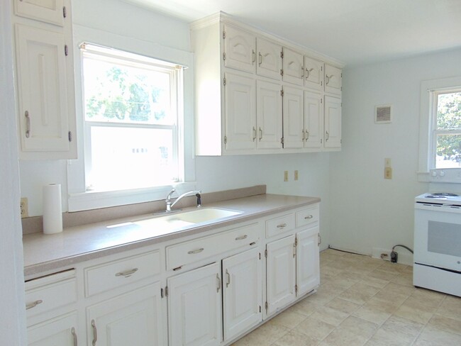 Building Photo - Pending Approved Application 3 bedroom, 2 ...