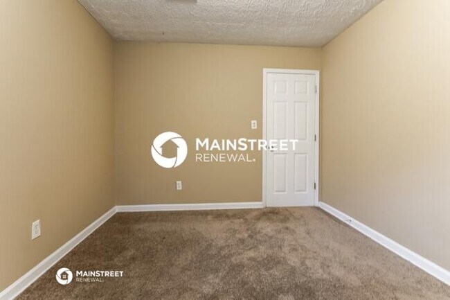 Building Photo - 3 Bedroom Pet-Friendly Home in Stockbridge, GA with Main Street Renewal