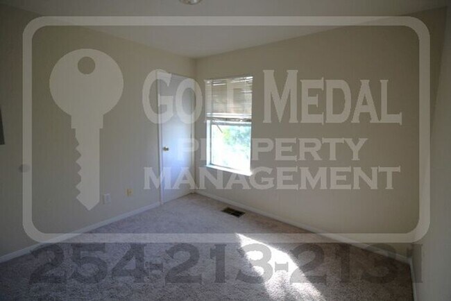 Building Photo - 1408 Dugger Cir