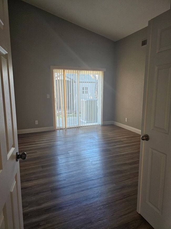 Building Photo - Beautiful Newly Remodeled Home Available Now!