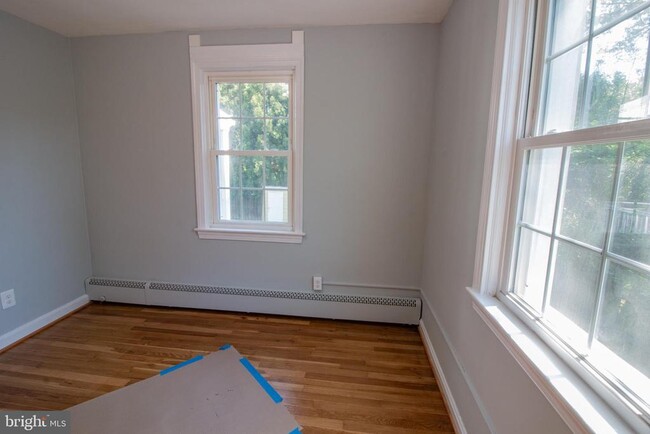 Building Photo - 7210 Hickory St