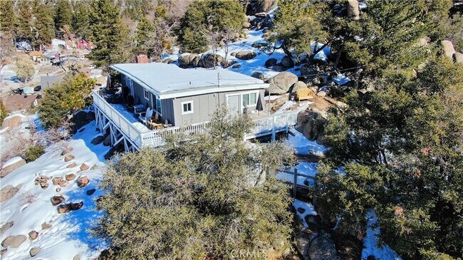 Building Photo - 2490 Fern Dr