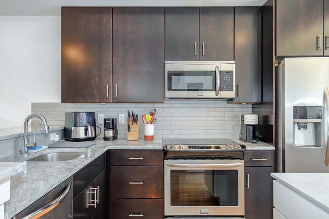 Building Photo - 1202 Jackson St NE