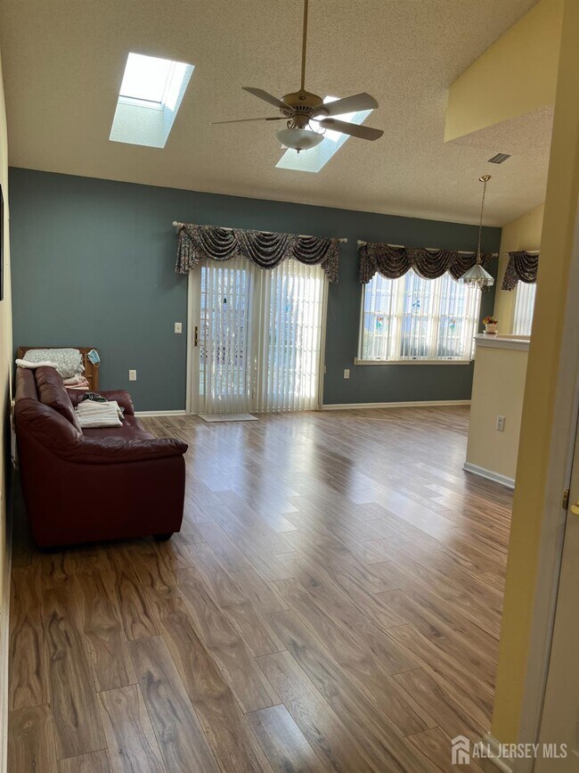 Building Photo - 11 Umberland Pl