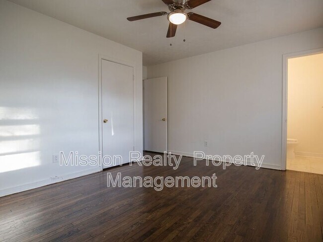 Building Photo - 3012 Glenan Dr