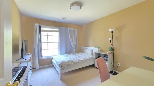 Building Photo - 7430 Newstead Dr