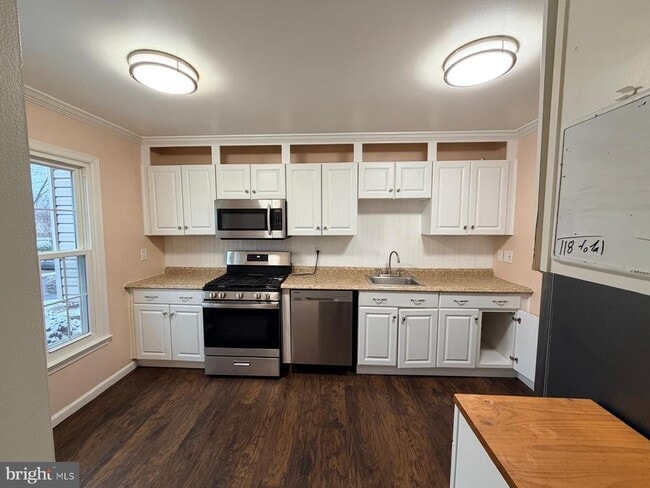 Building Photo - 9504 Covington Pl