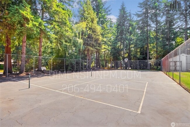Building Photo - Bottom floor Condo with W&D hookups in Federal Way, Utilities Included!