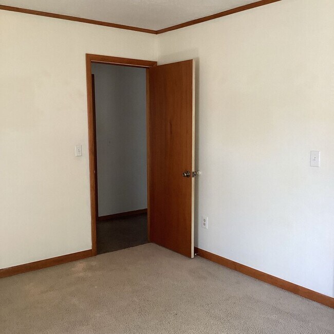 Building Photo - CUTE 3 BEDROOM / 1 BATHROOM HOUSE IN LAMAR...
