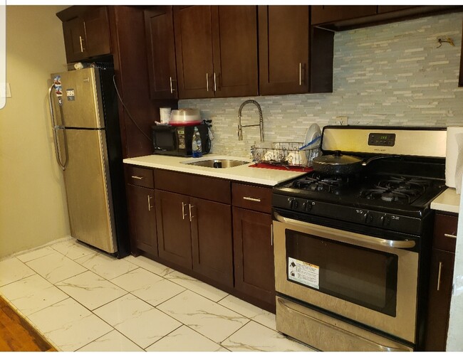 Kitchen - 10749 Watson Pl