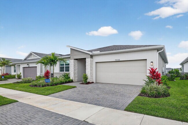 Building Photo - 14335 SW Skye Dr