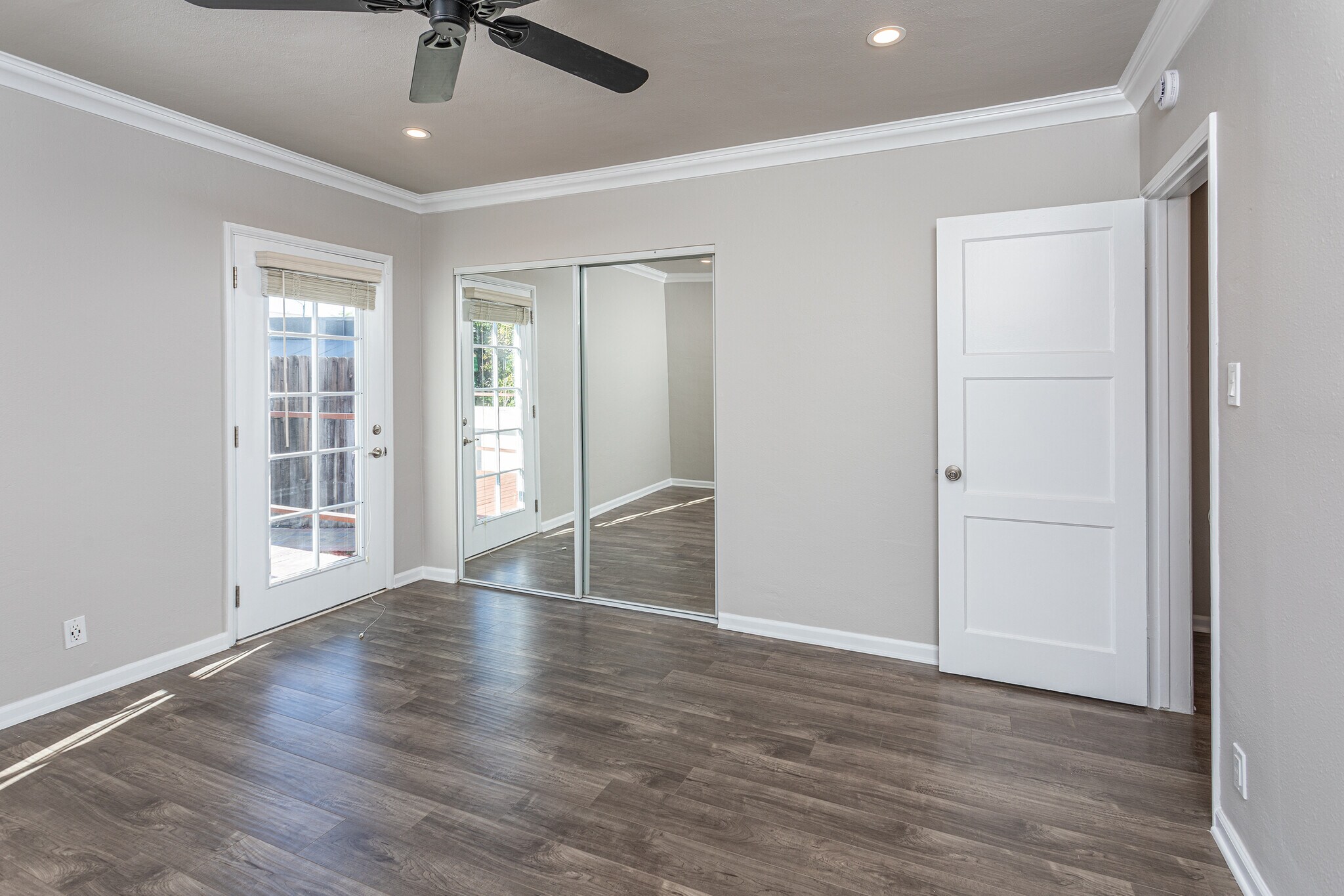 Building Photo - 1112 N Myers St