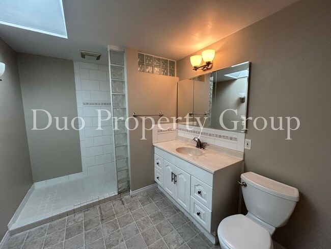 Building Photo - G Street