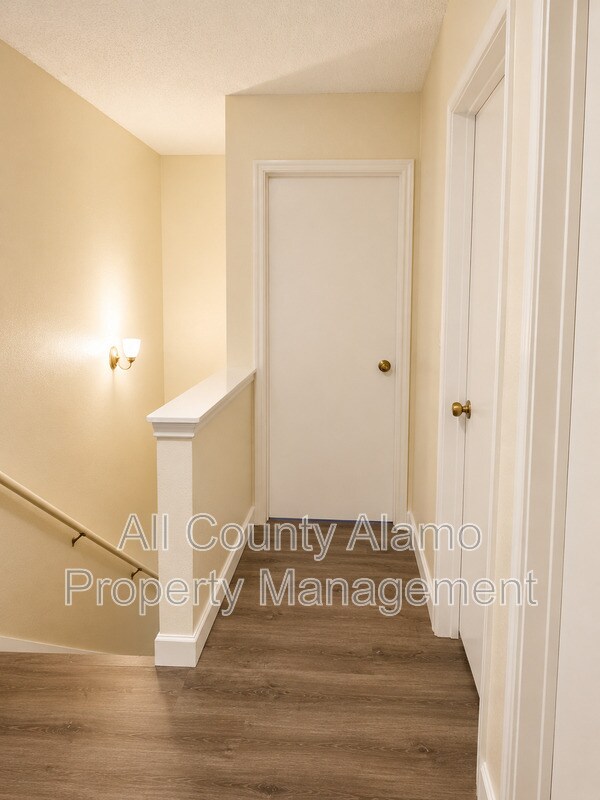 Building Photo - 9023 Mountain Field Dr