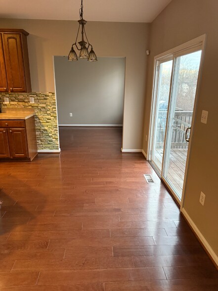 Building Photo - 144 Executive Cir