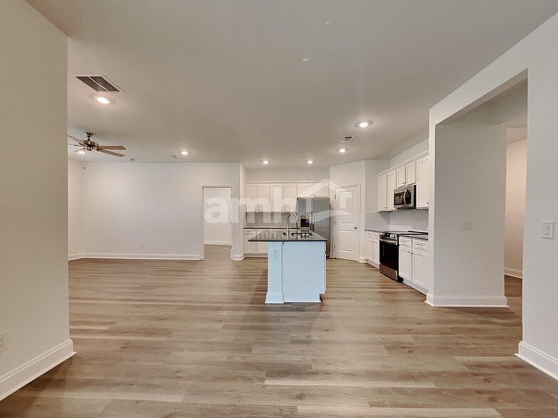 Building Photo - 567 Plumeria Ln