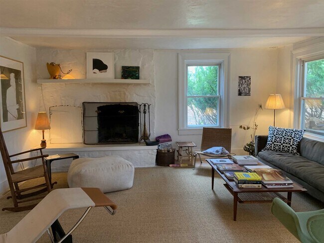 Building Photo - 16-18 Broadway