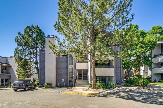 Building Photo - 6420 S Dayton St
