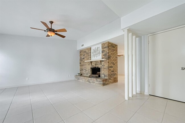 Building Photo - 17414 N Yorkglen Dr