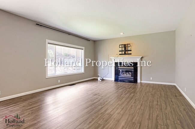 Building Photo - 16308 SW Timberland Dr