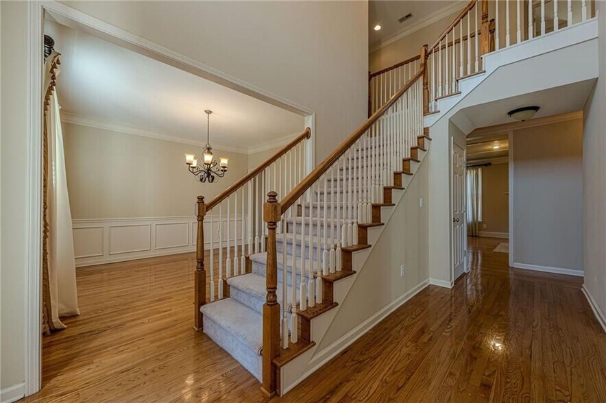 Building Photo - 927 Laurel Wood Ct