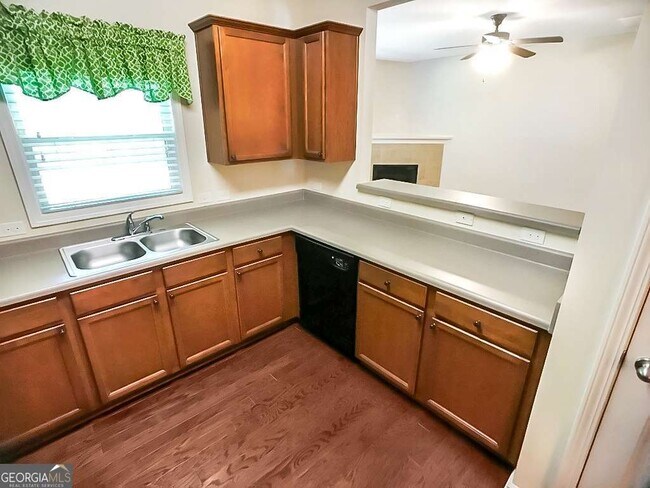 Building Photo - 206 Madison Ave