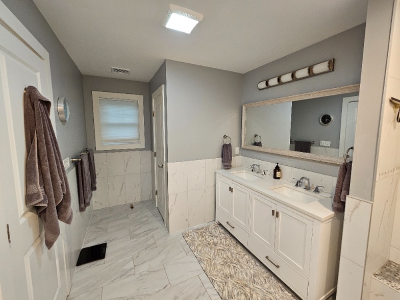 Building Photo - 25 Meridian Ridge Dr