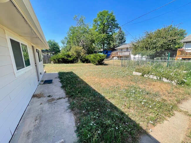 Building Photo - Charming 3 Bed, 2 Bath Home Near CSU & Old Town Fort Collins!